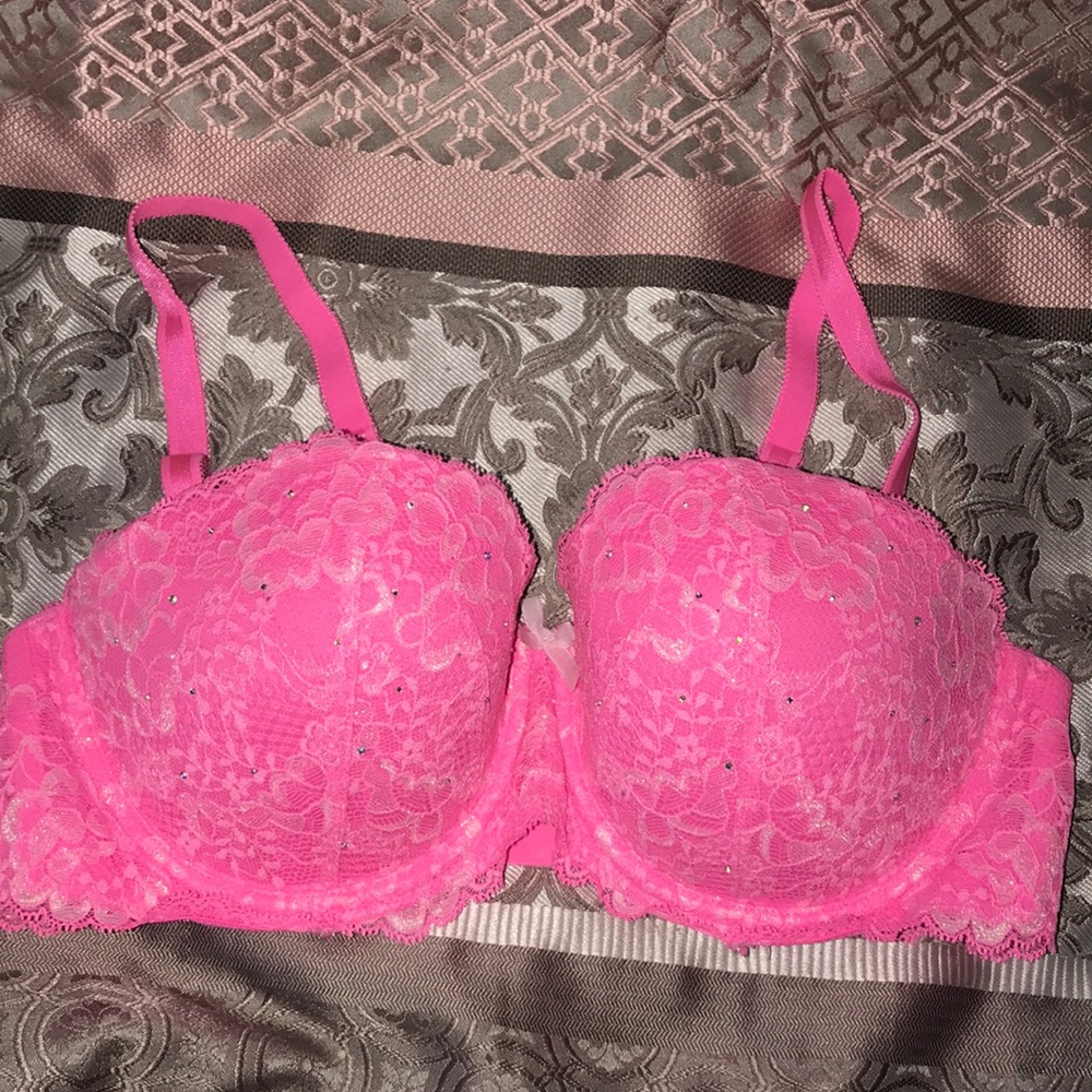 Victoria’s Secret bra with removable straps